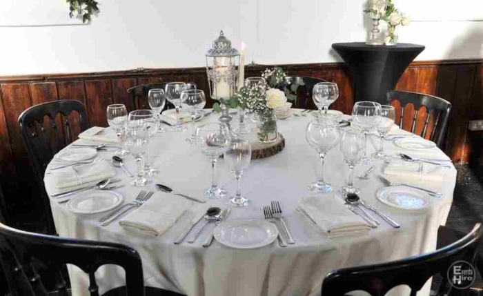 Round table with black chiavari chairs, round table hire with chairs
